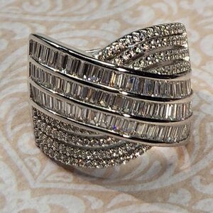 Elegant Silver Women's Ring